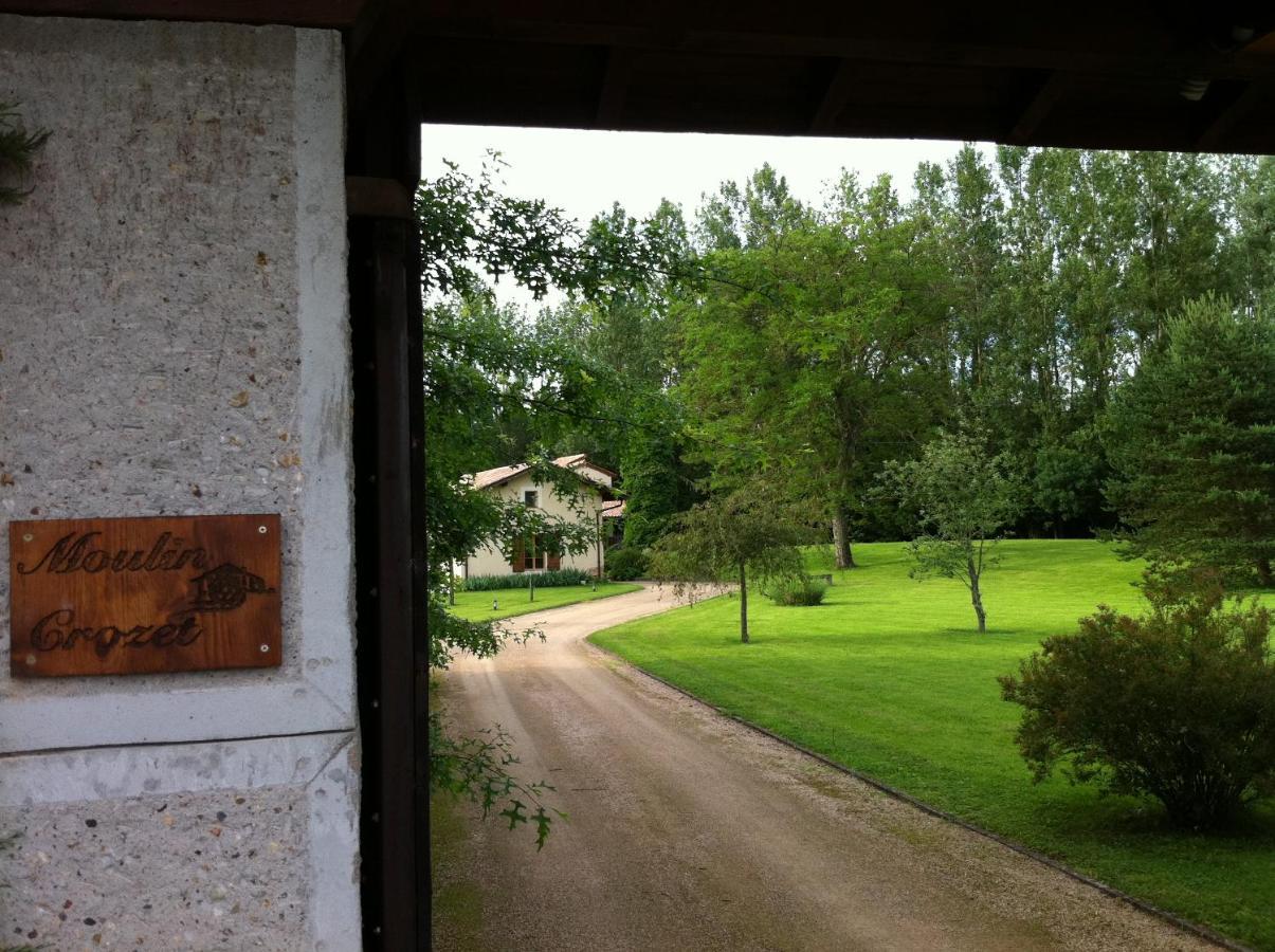 Moulin Crozet Bed & Breakfast Montceaux Екстериор снимка