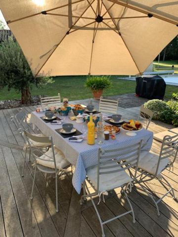 Moulin Crozet Bed & Breakfast Montceaux Екстериор снимка